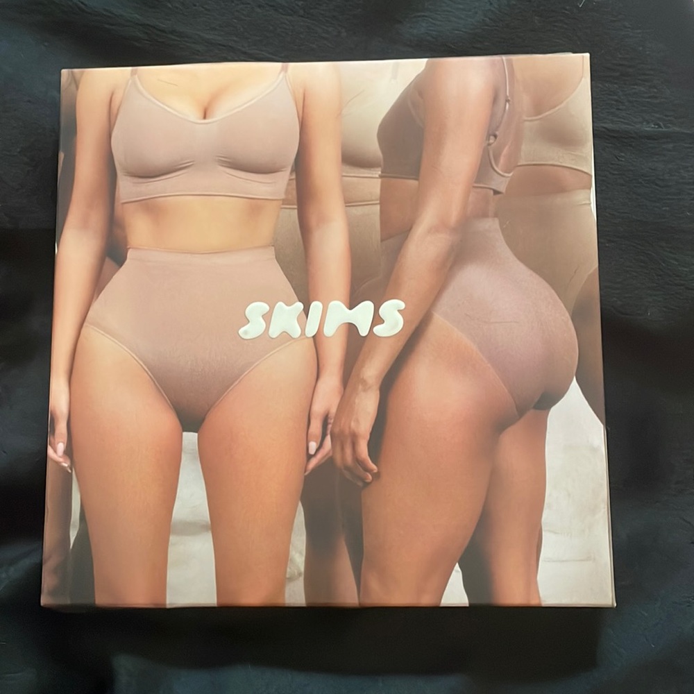 Skims sculpting mid waist brief